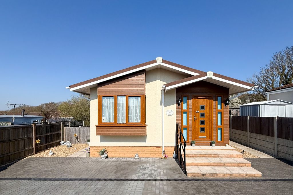 Property photo 1 of 29