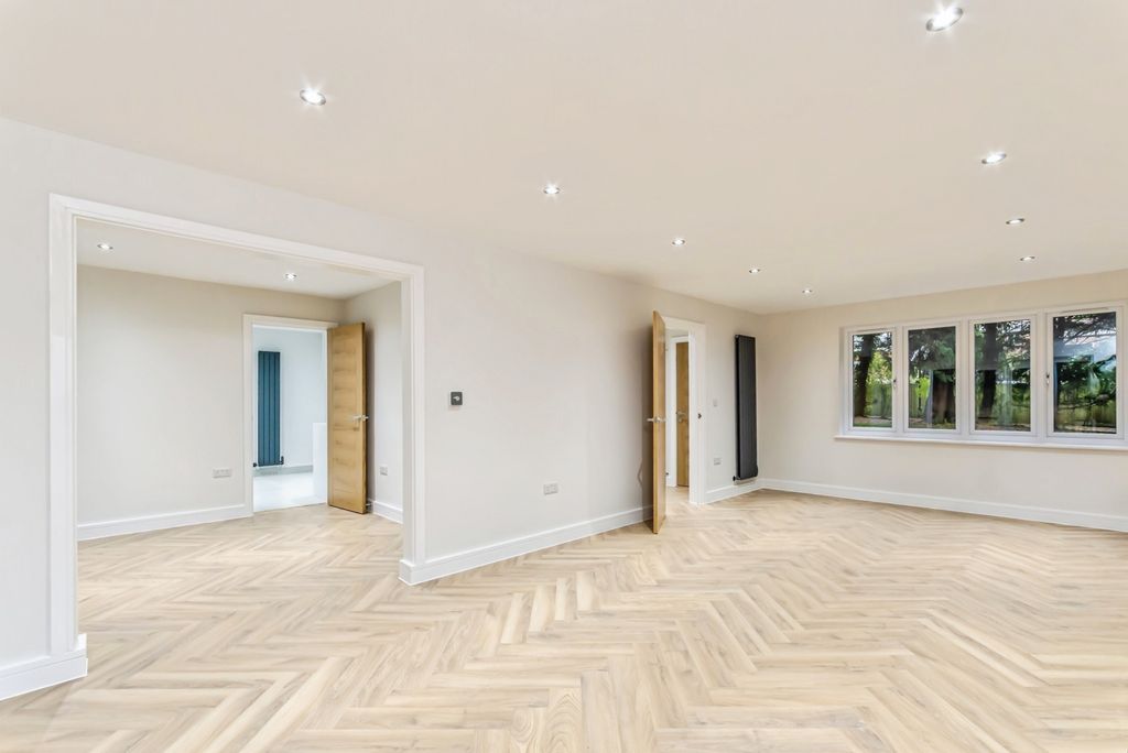 Property photo 2 of 21 Pbox-Img.Jpg