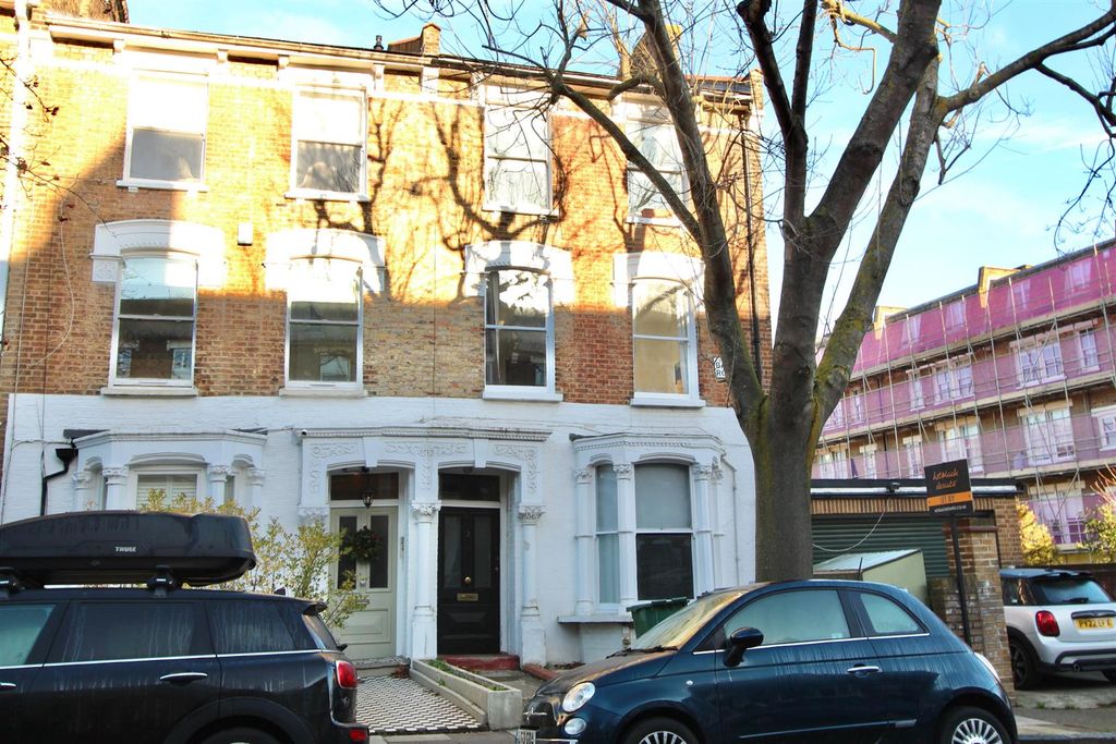 Property photo 2 of 15 Balfour Road, N5