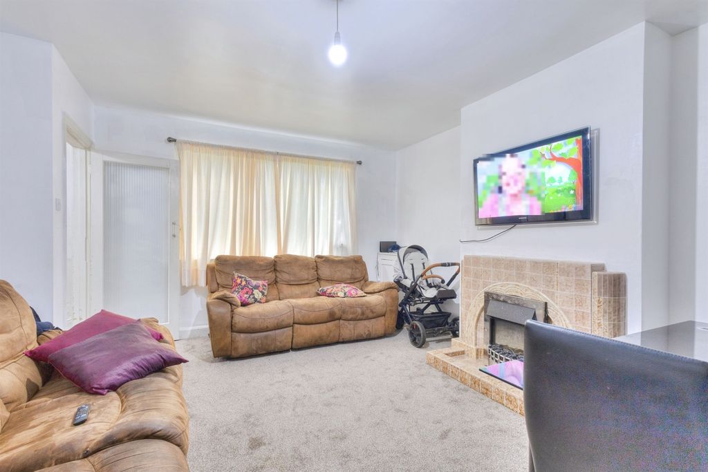 Property photo 2 of 19