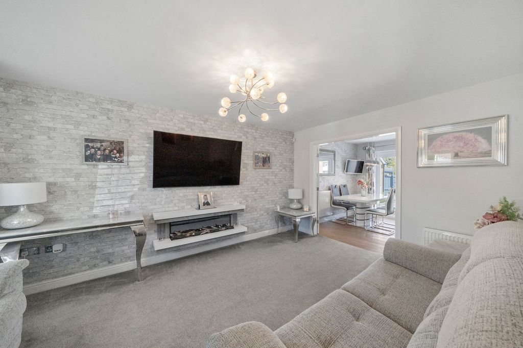 Property photo 2 of 30