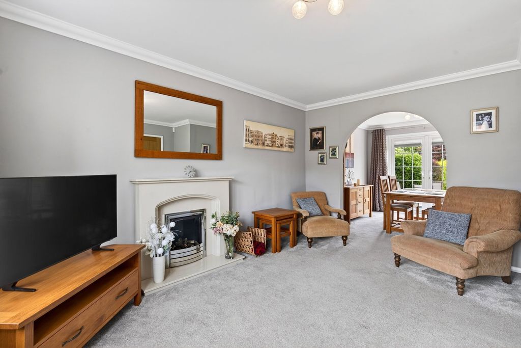 Property photo 2 of 22