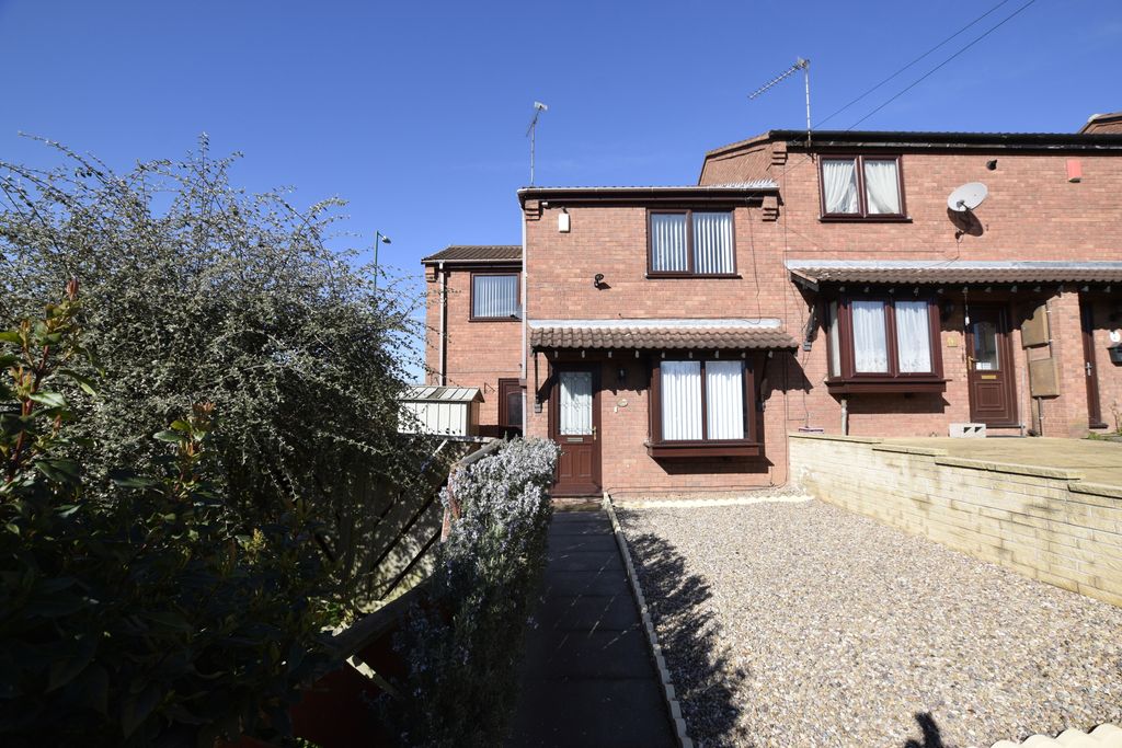 3 bed semi-detached house to rent Thorneywood