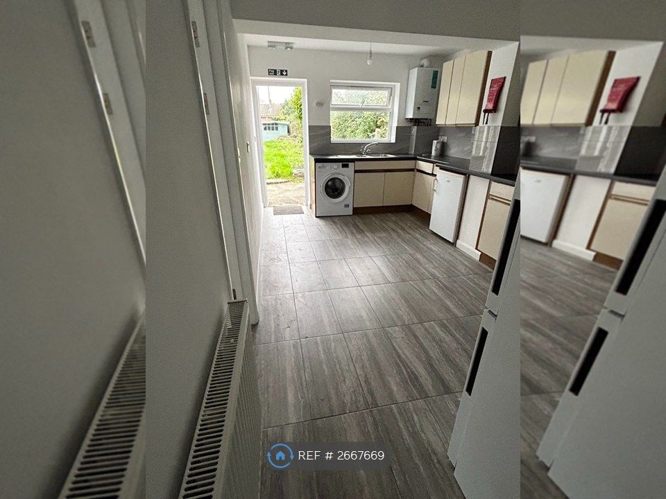 Property photo 2 of 19 Kitchen Angle 2