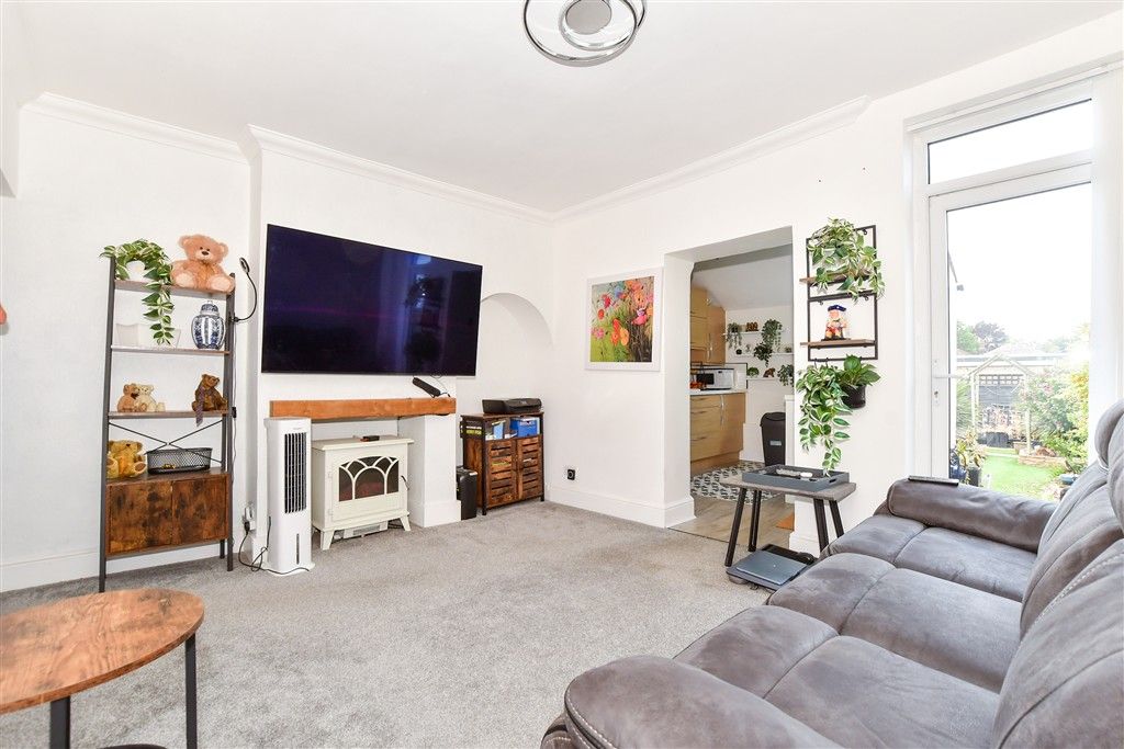 Property photo 3 of 11 Dining Room