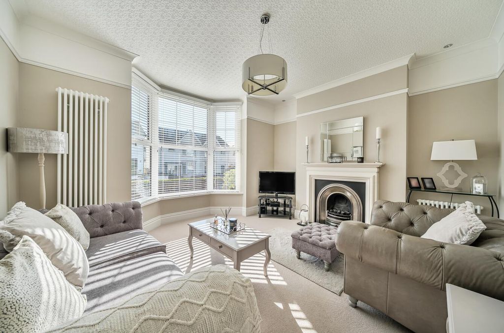 Property photo 1 of 25 1357344-19-68d55d70A9Bd7.Jpg