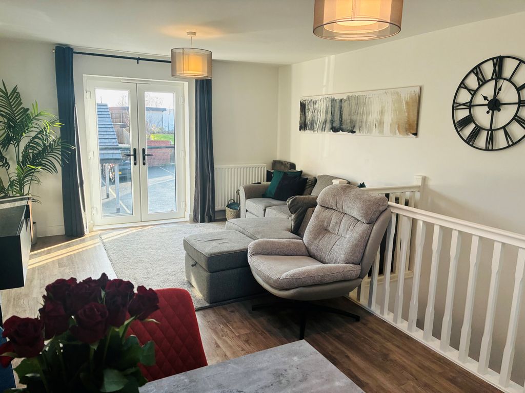 Property photo 3 of 14 Loung4