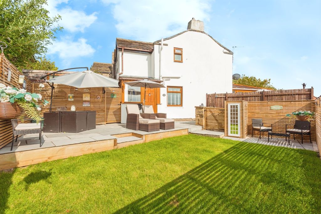 Property photo 1 of 18