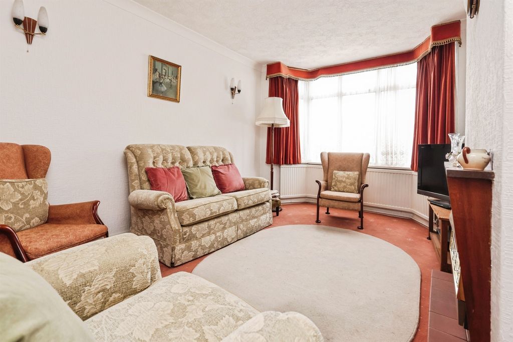Property photo 2 of 16