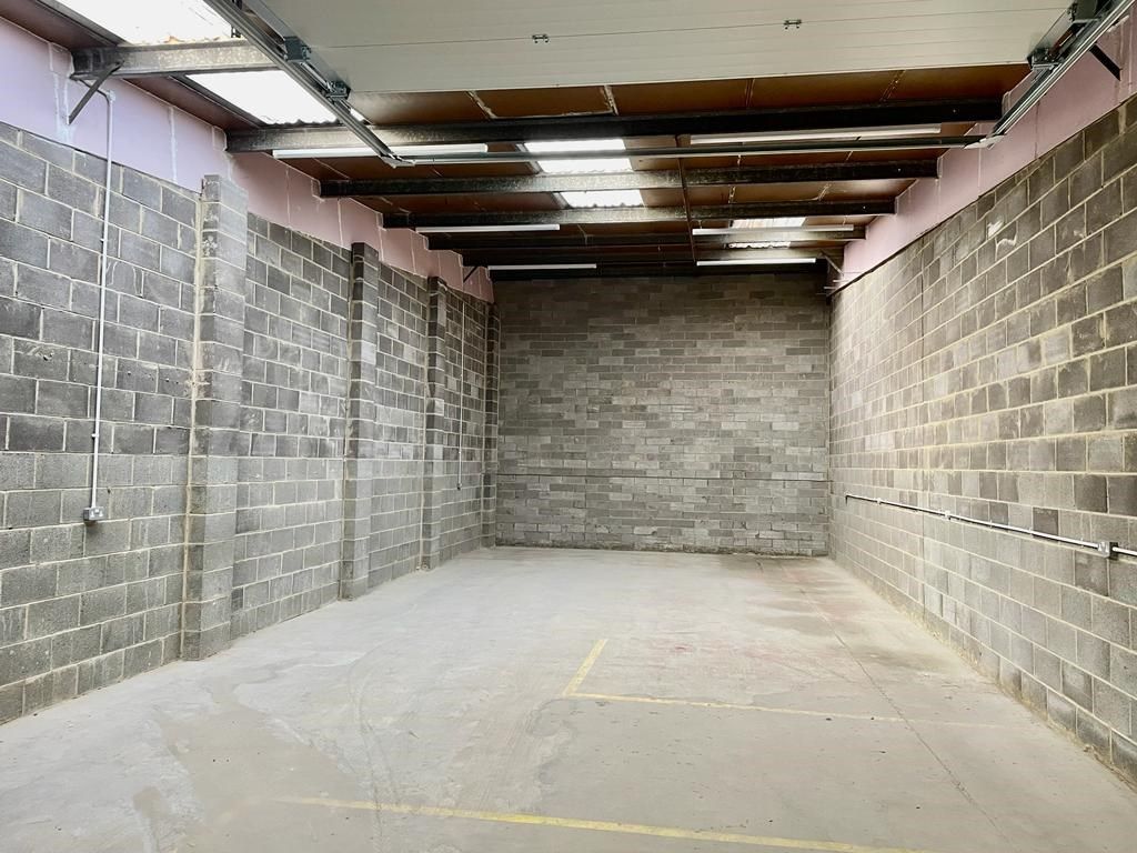 Property photo 3 of 8 172-Hr-2.Jpg