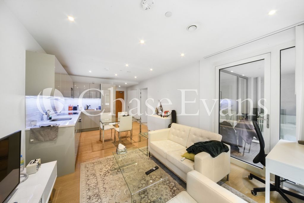 Property photo 3 of 15 Living Area - Baldwi