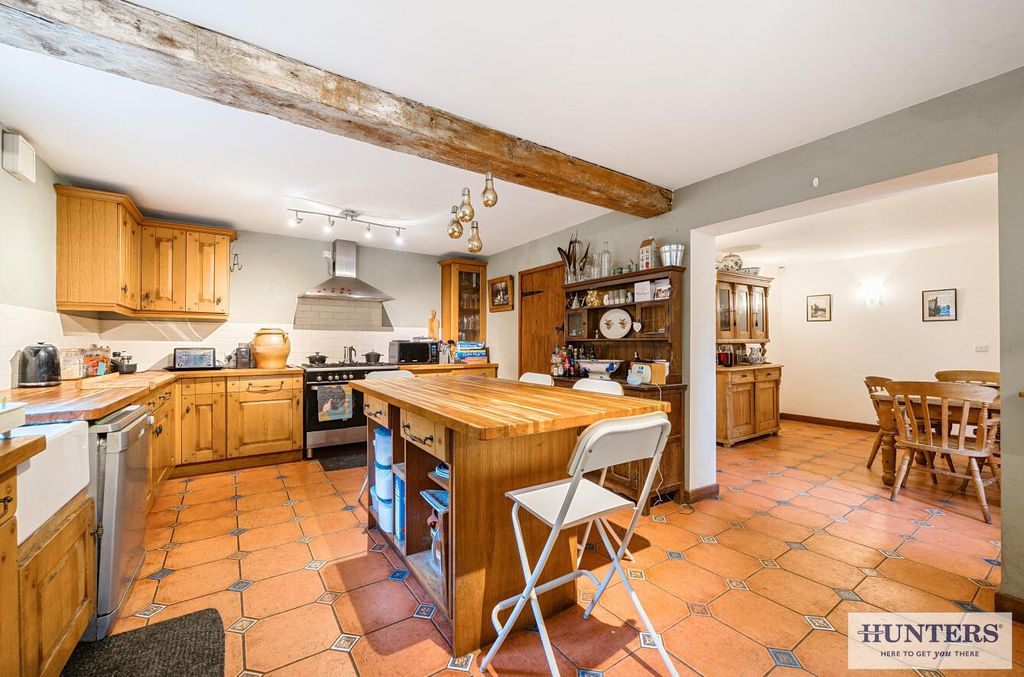 Property photo 3 of 25 c9d5F111-d502-4B9c-9F1E-9937Cbcddf0c.Jpg