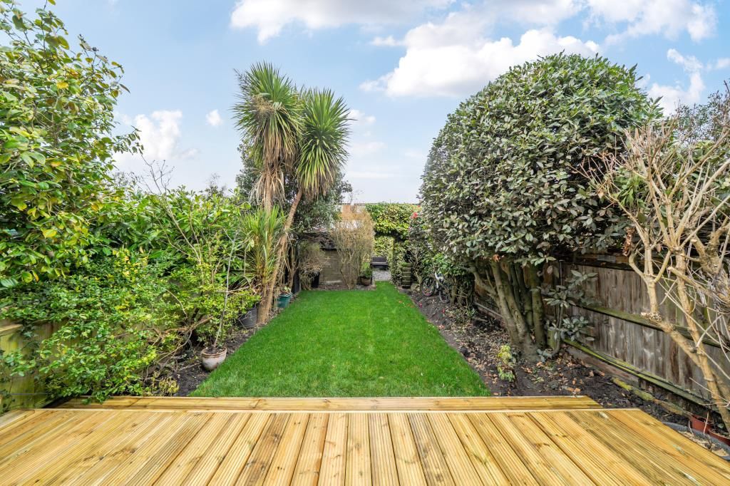 Property photo 2 of 18 Garden