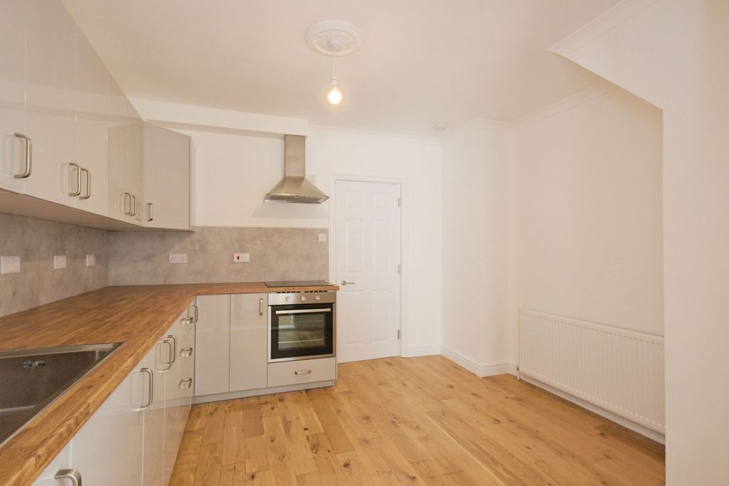 Property photo 3 of 17 Photo