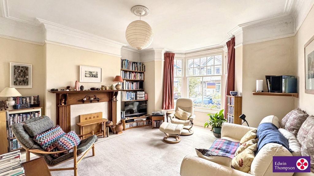 Property photo 2 of 23