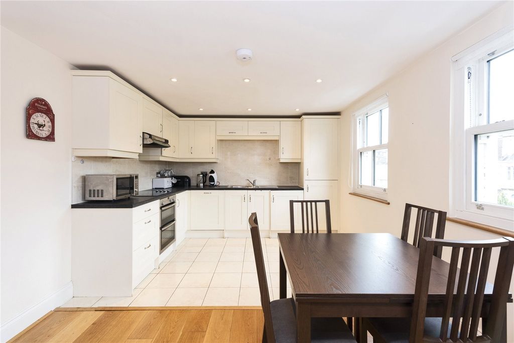 Property photo 3 of 10 Picture No. 06