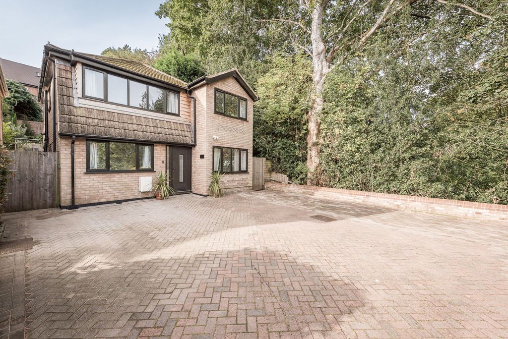 Property photo 3 of 45