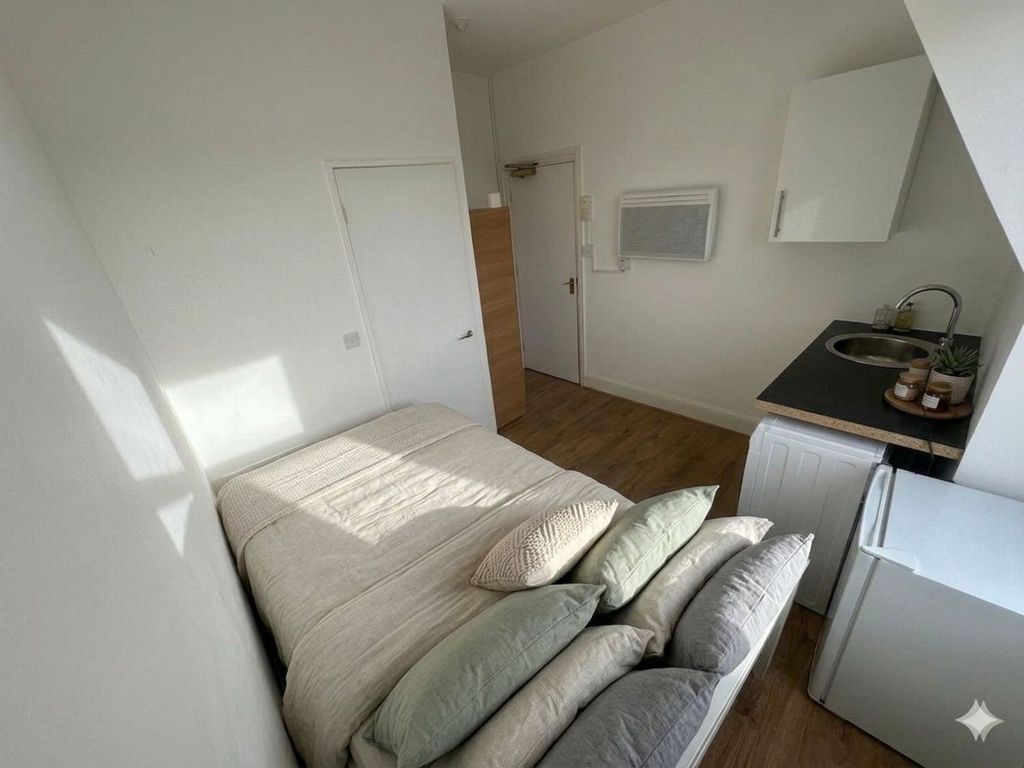 Property photo 3 of 3