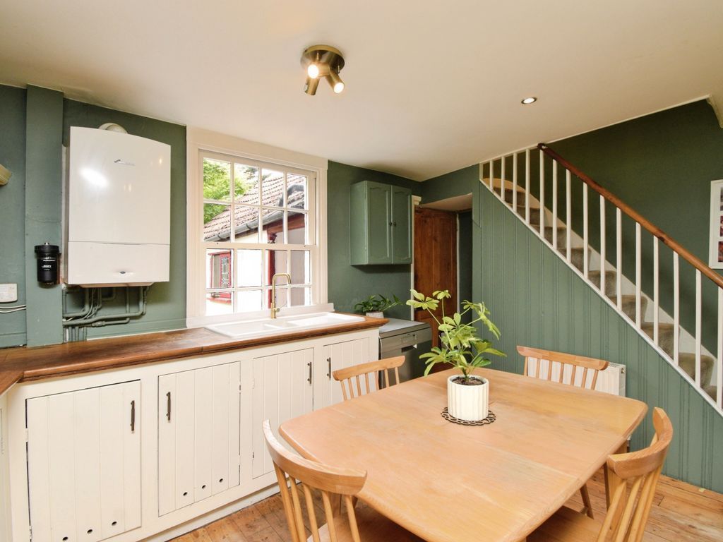 Property photo 3 of 19 9. 14 Wt Se7