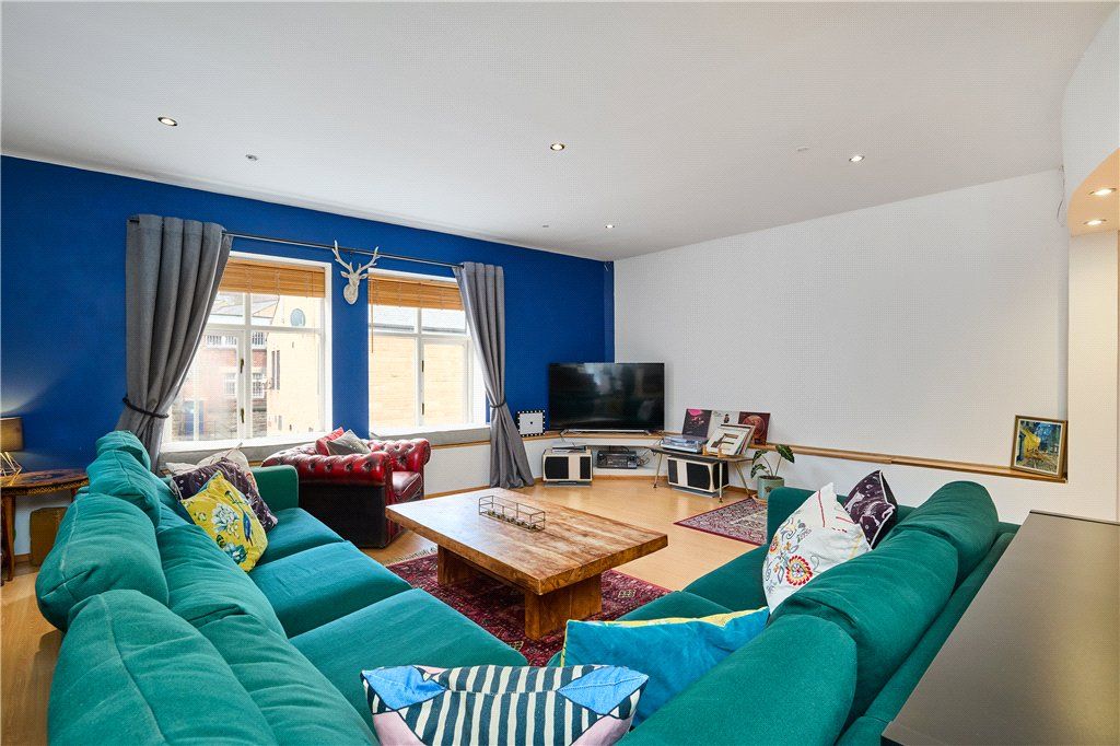 Property photo 3 of 14 Living Room