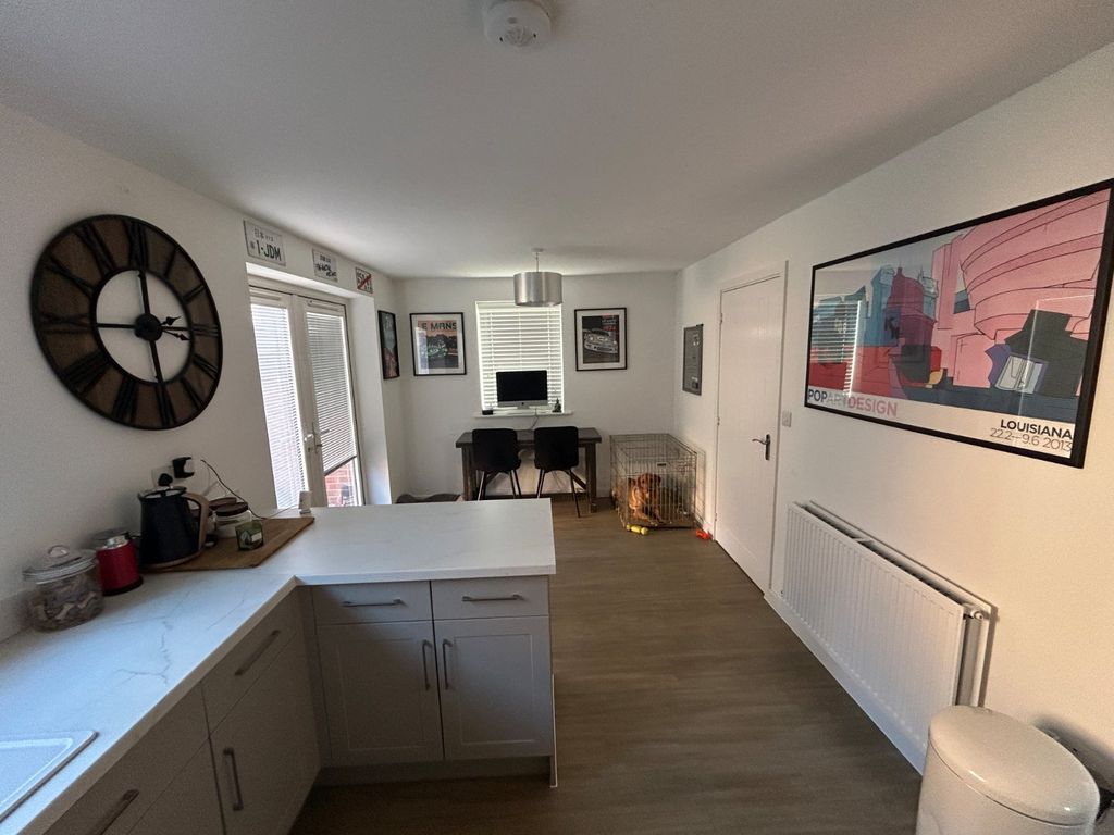 Property photo 3 of 15 Picture No. 02