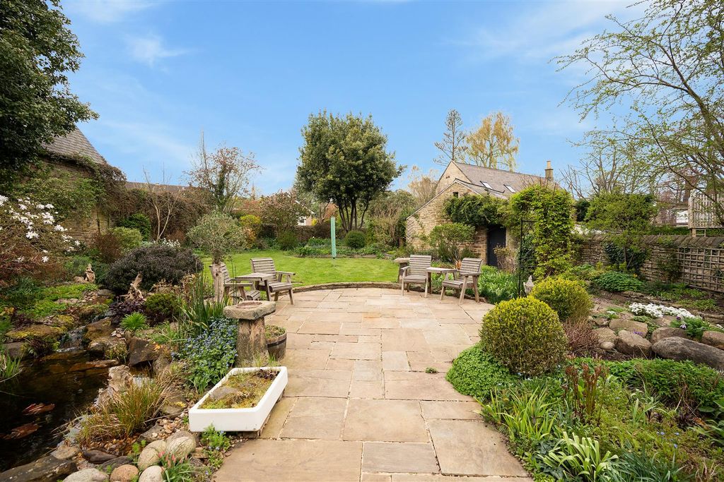 Property photo 3 of 74 Garden