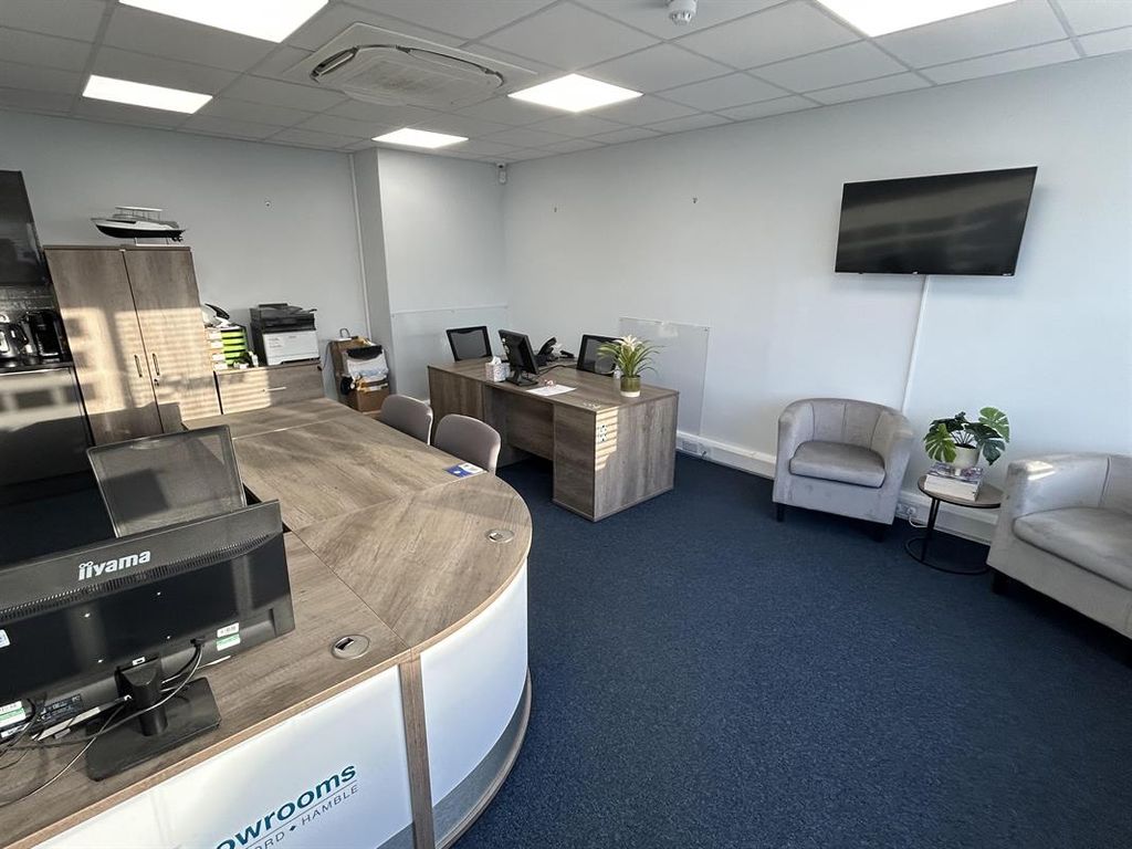 Property photo 3 of 7 Photo