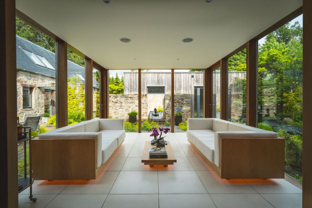 Property photo 2 of 50