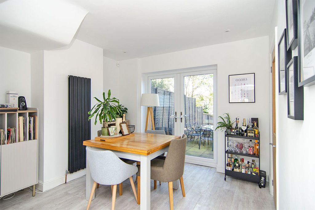 Property photo 3 of 19 Photo 5