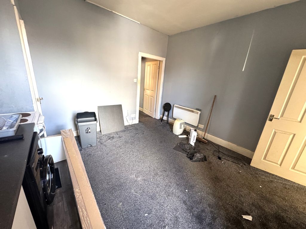 Property photo 3 of 6 3