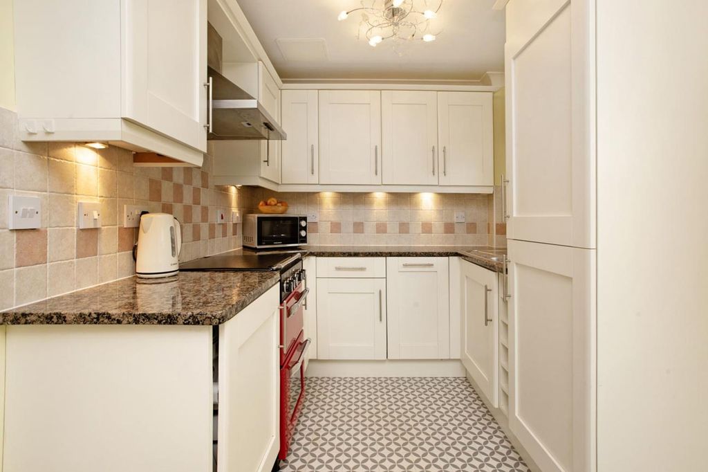 Property photo 3 of 16