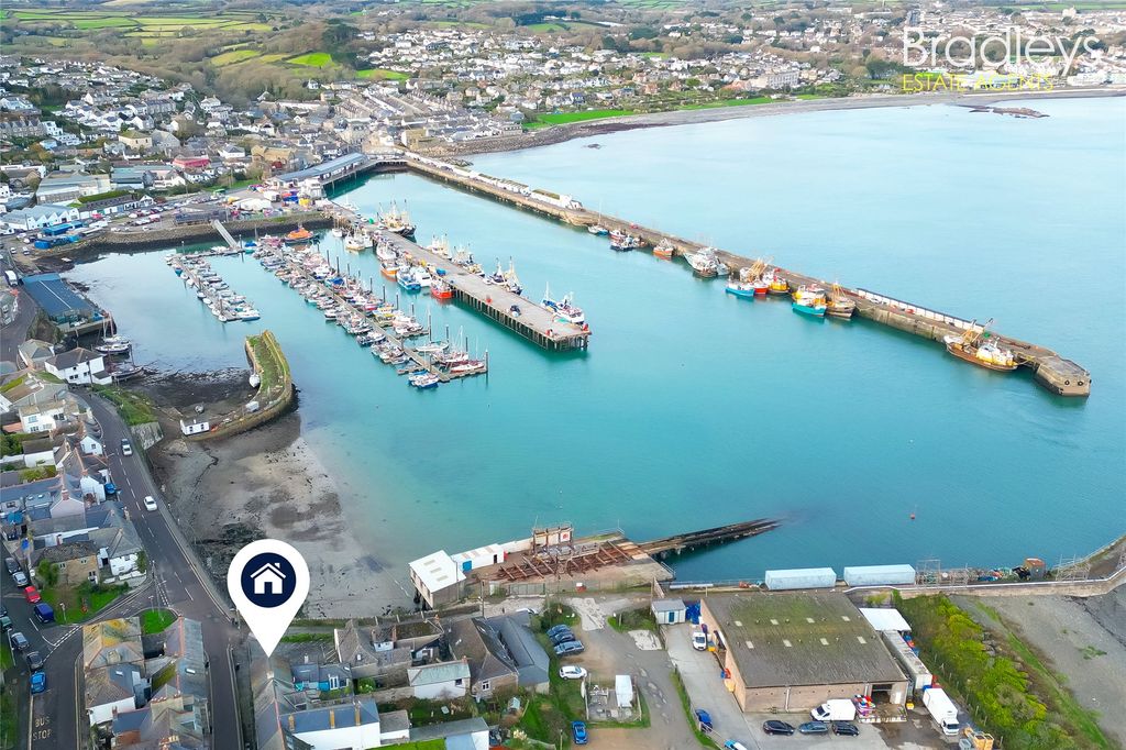 Property photo 1 of 23 Picture No. 05