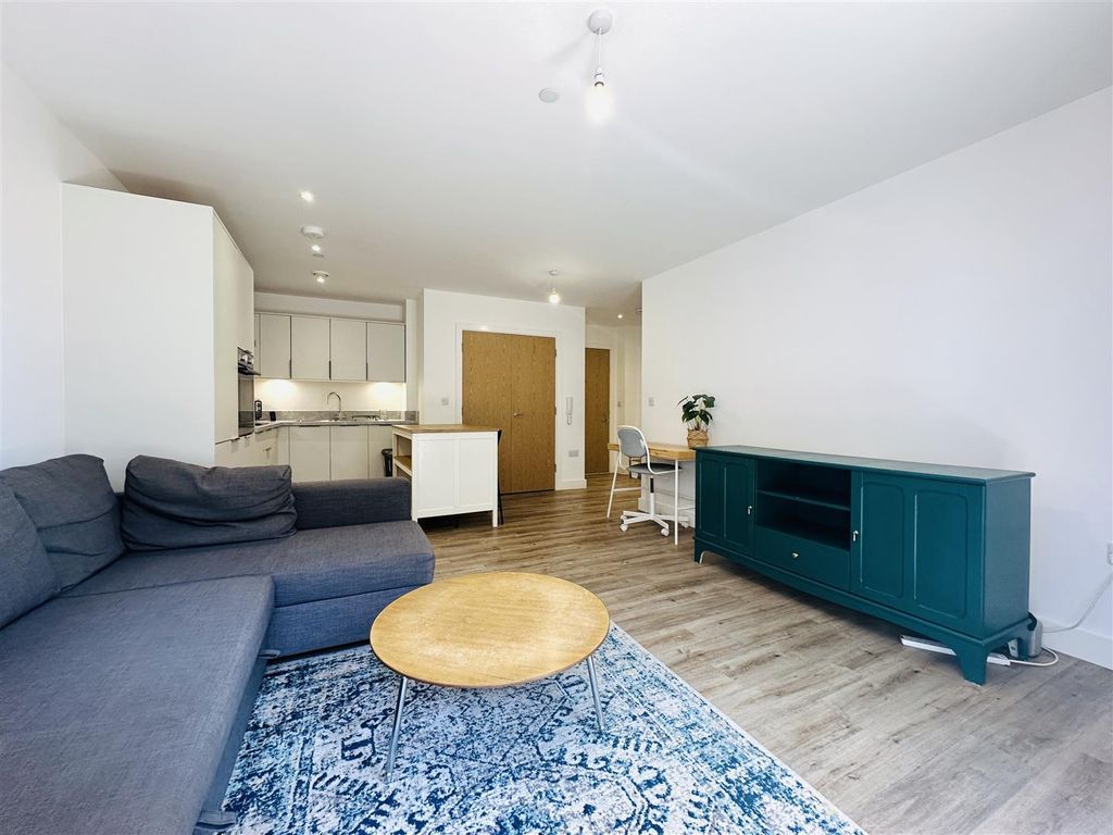 Property photo 2 of 15 Img_2020.Jpeg