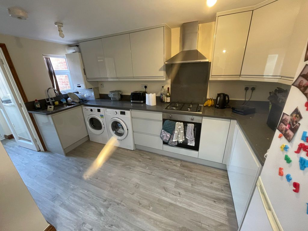 Property photo 1 of 10 Photo 0