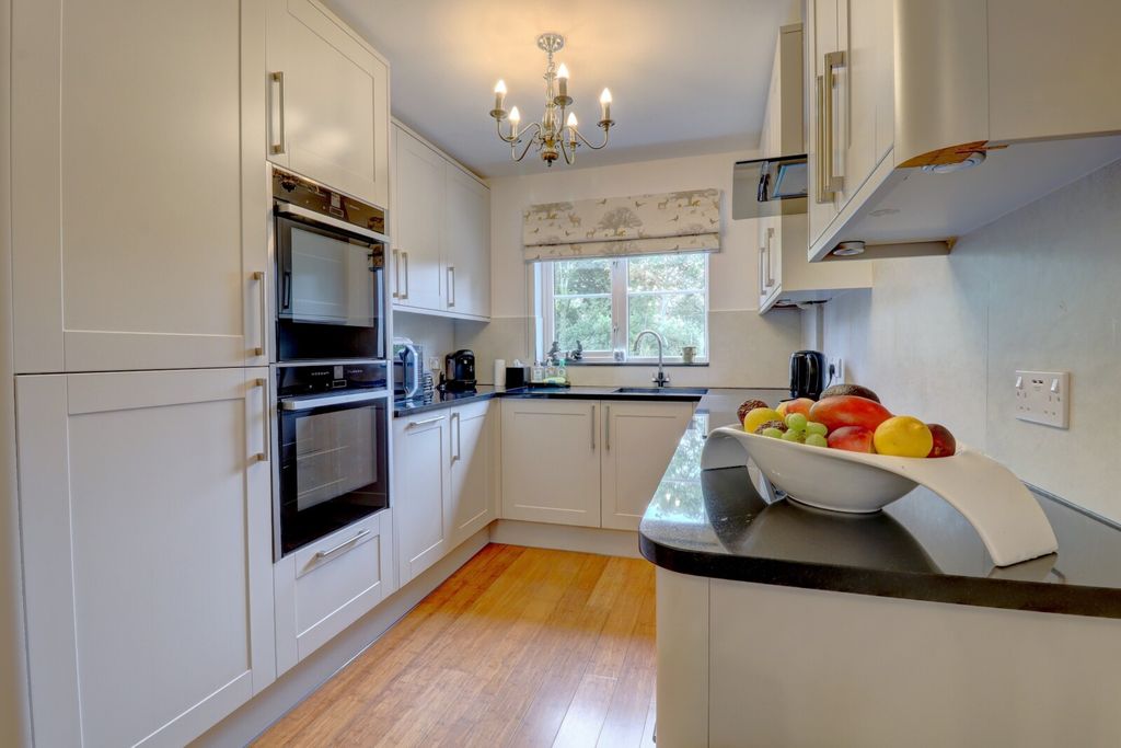 Property photo 3 of 14 Picture No. 02