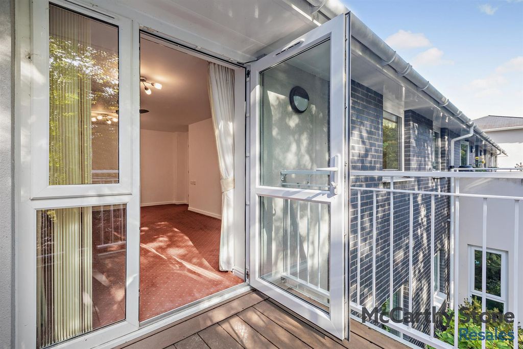 Property photo 3 of 21 Balcony