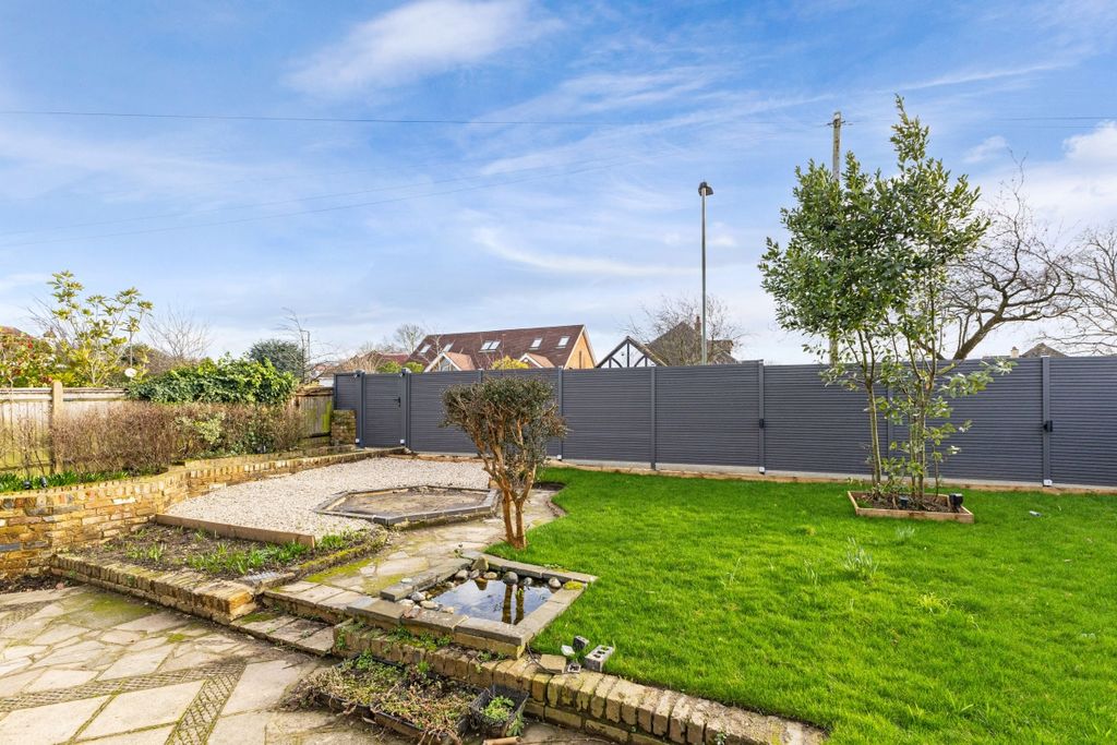 Property photo 3 of 18 103571_111 Hayes ...