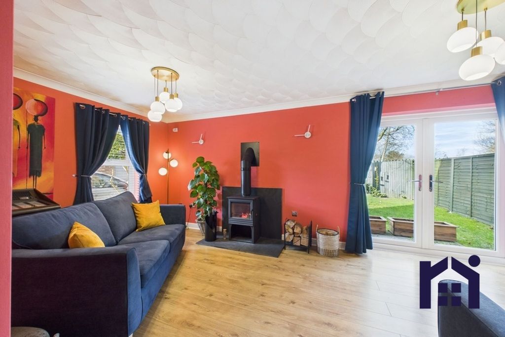 Property photo 2 of 27 Living Room