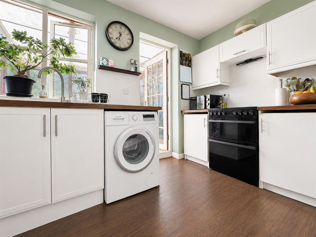 Property photo 3 of 18 6889F8E0-97A6-4C20-9C5A-Aebd3634D195.Jpg