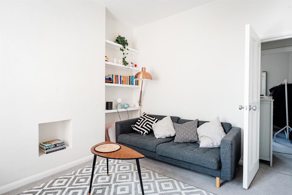 Property photo 2 of 7 D&amp;D Cornwall Rd-5.Jpg