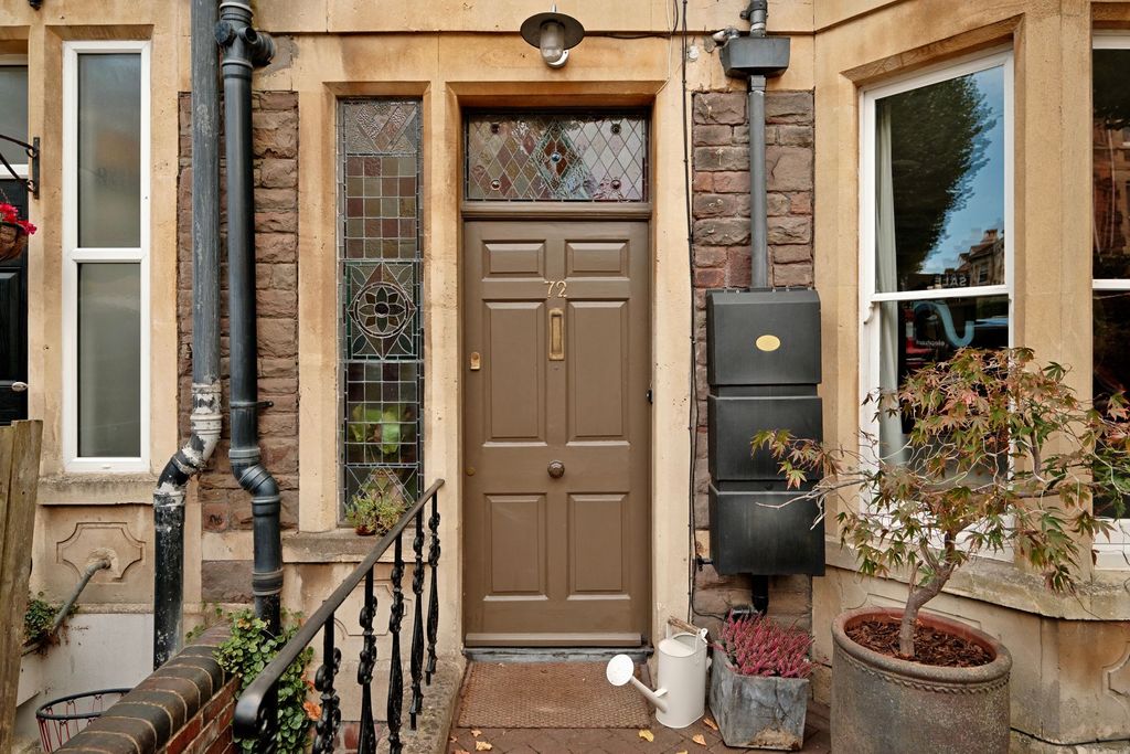 Property photo 3 of 41