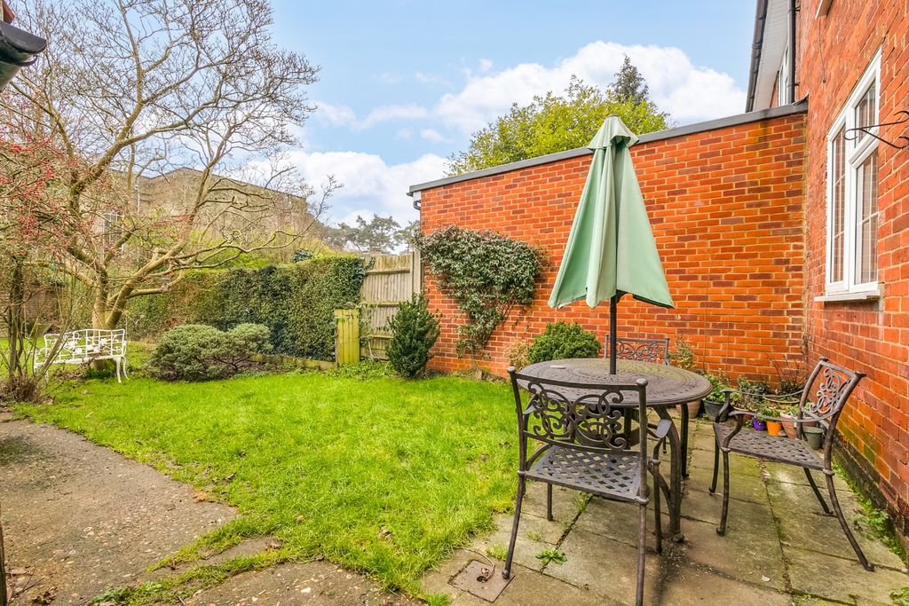 Property photo 3 of 14 4395895