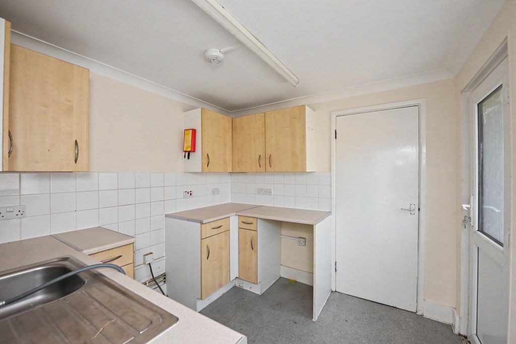 Property photo 3 of 16 13A & 13B Key Road, Clacton-On-Sea, Essex, Co15 3Da