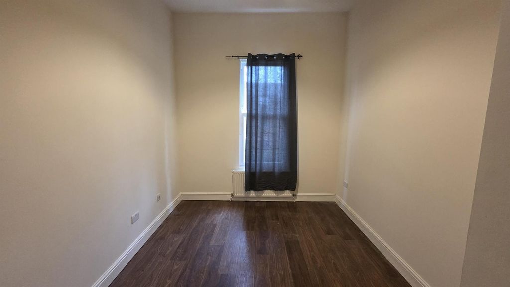 Property photo 3 of 9 42670.Jpg