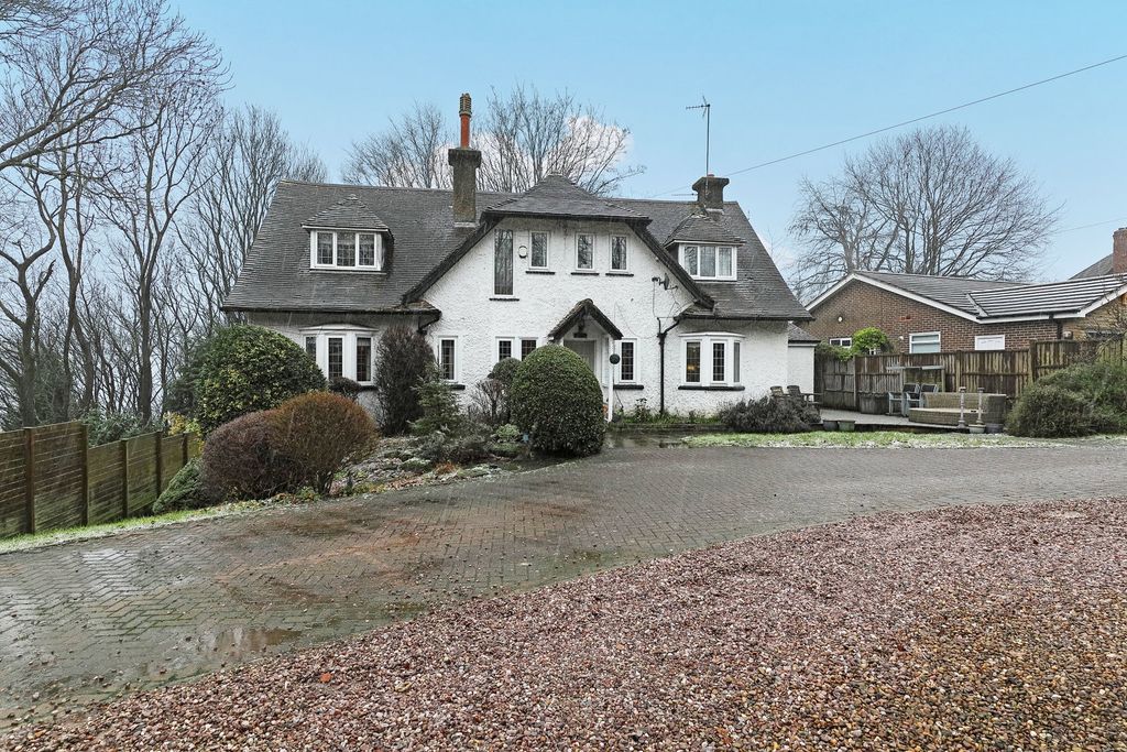 Property photo 1 of 41