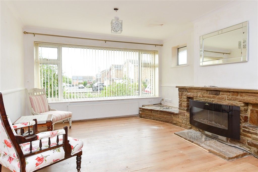Property photo 3 of 11 Lounge/ Dining Room