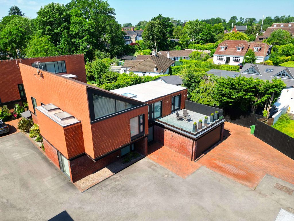 Property photo 2 of 33