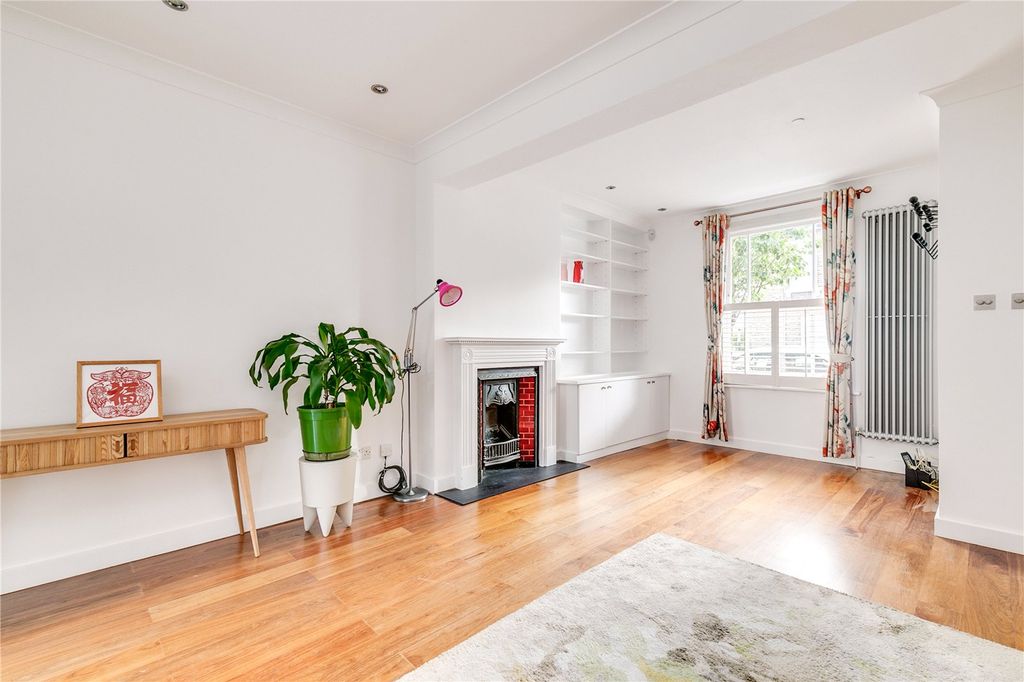 Property photo 3 of 23 Picture No. 18