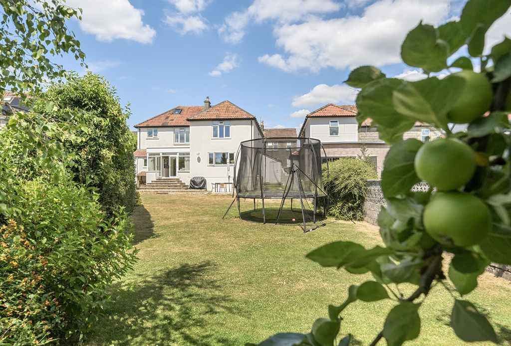 Property photo 1 of 23 1321654-5-686E646...