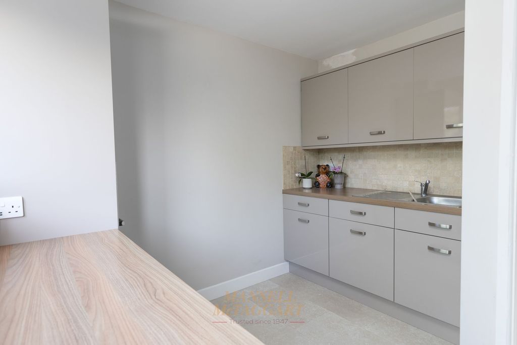 Additional image 11 of 5 bed detached house for saleTinsley Lane, Crawley RH10